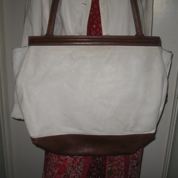 ❤️WOW GUCCI SLIDE STRAP SHOPPER BAG PURSE +Silver Hardware Crest Zipper Pull - Picture 4 of 10